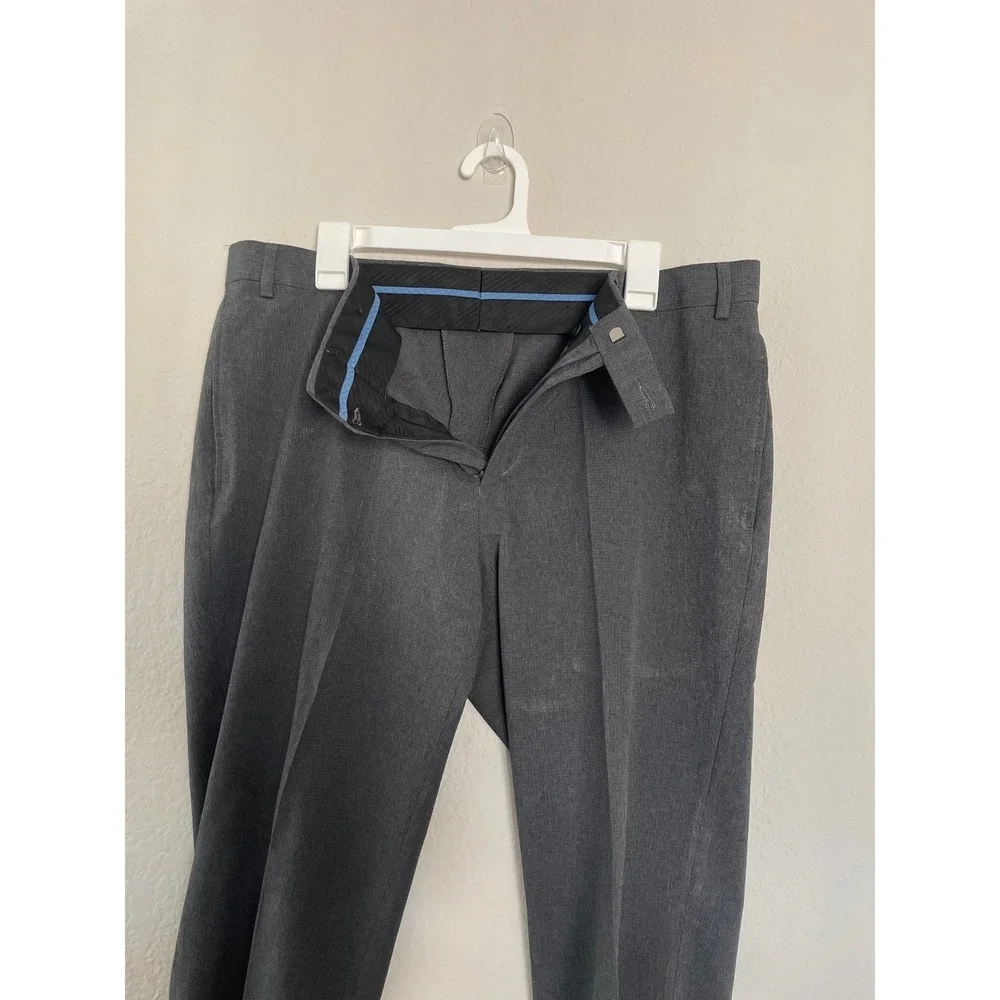 Van Heusen Men's Flat Front Dress Pants Slim Fit Straight Legs Size 36